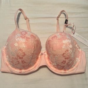 Victoria’s Secret lightly lined bra